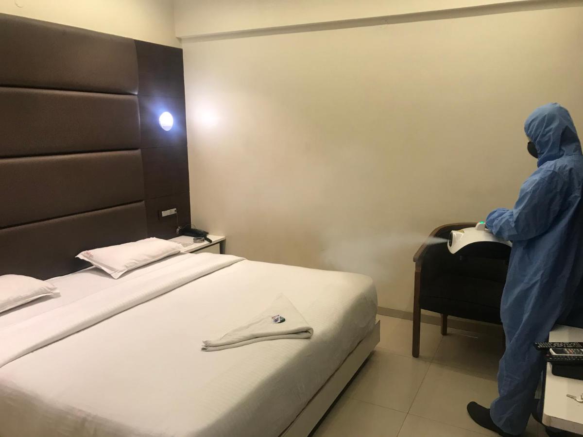 Hotel Shivam ปูเน่ ภายนอก รูปภาพ