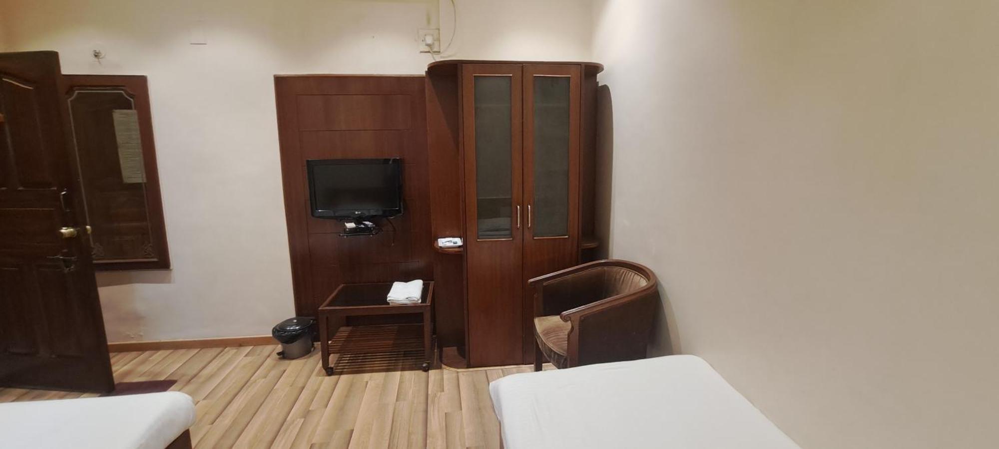 Hotel Shivam ปูเน่ ภายนอก รูปภาพ