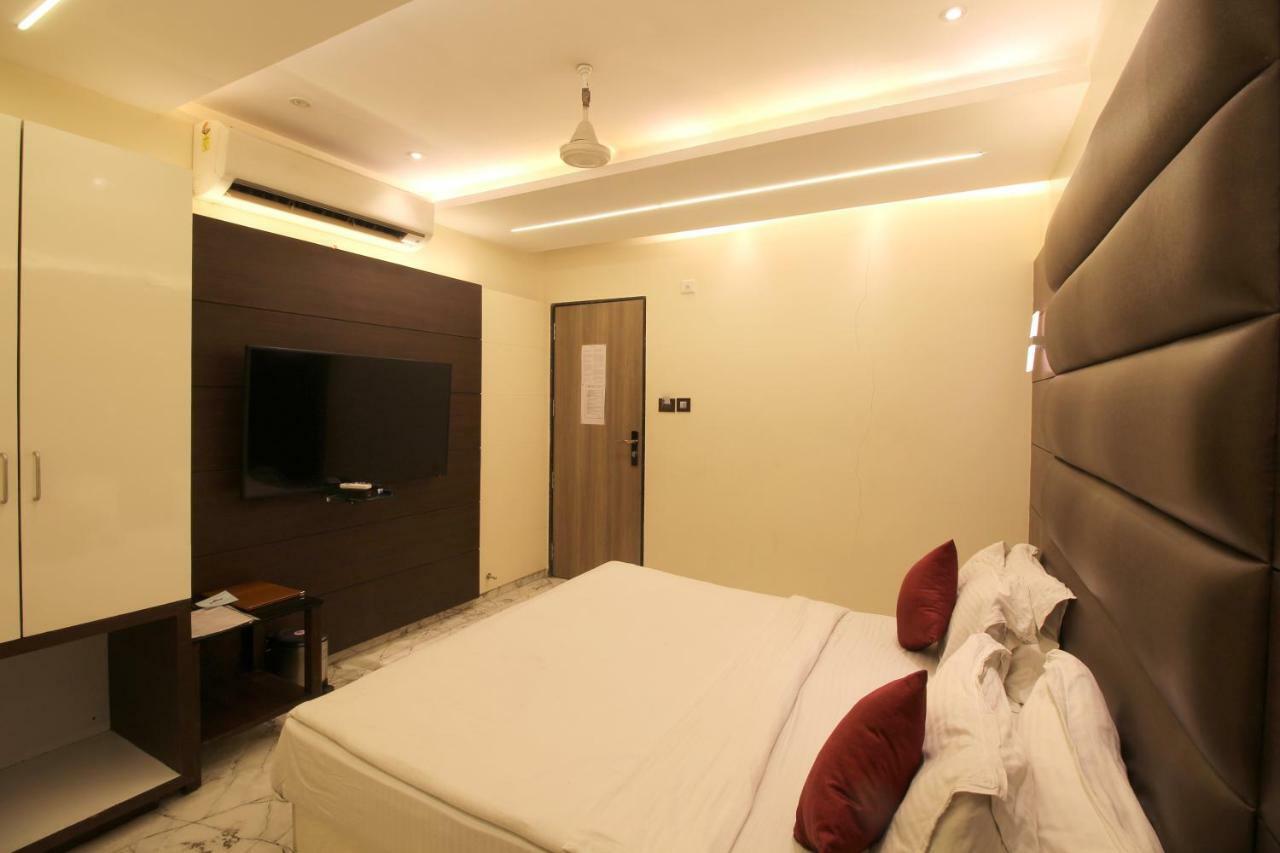 Hotel Shivam ปูเน่ ภายนอก รูปภาพ