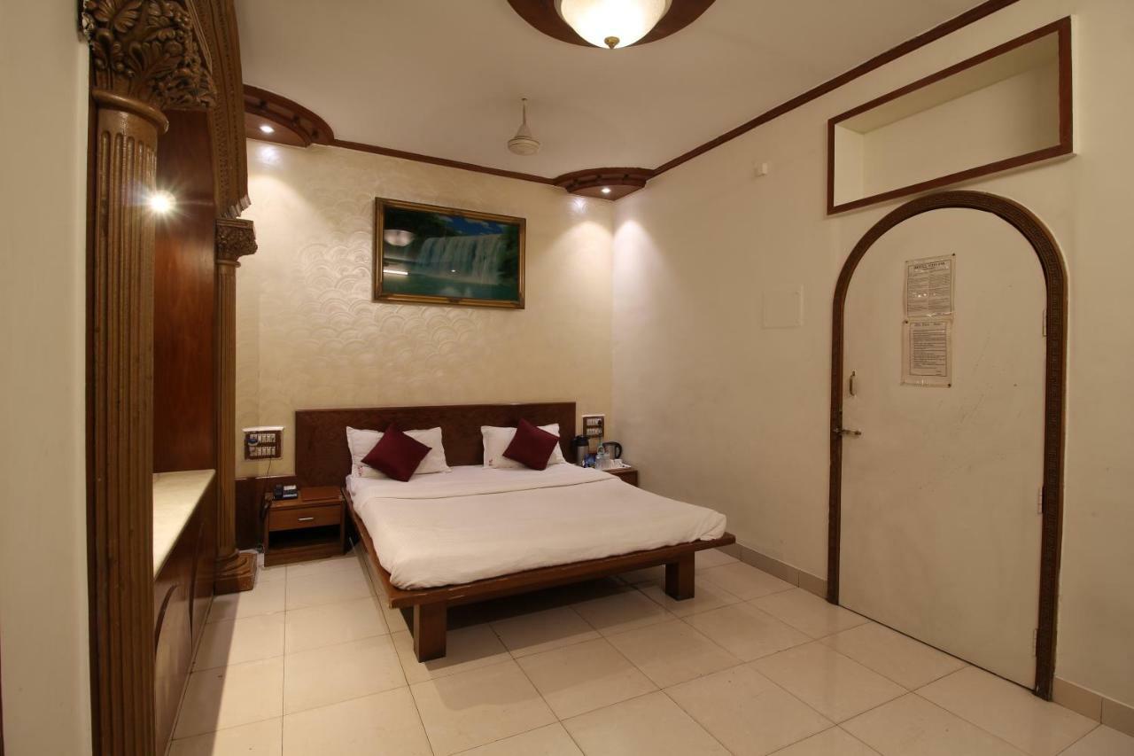 Hotel Shivam ปูเน่ ภายนอก รูปภาพ