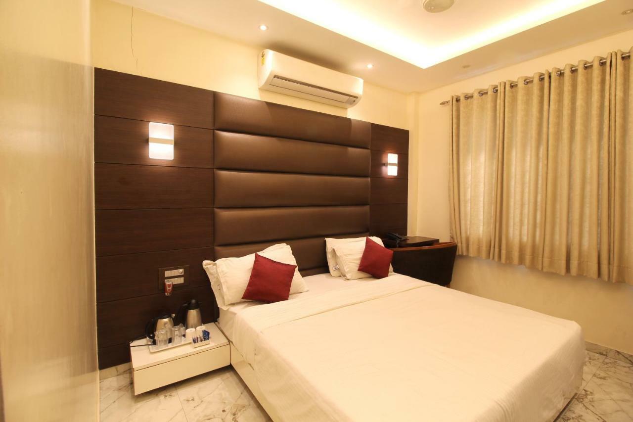 Hotel Shivam ปูเน่ ภายนอก รูปภาพ