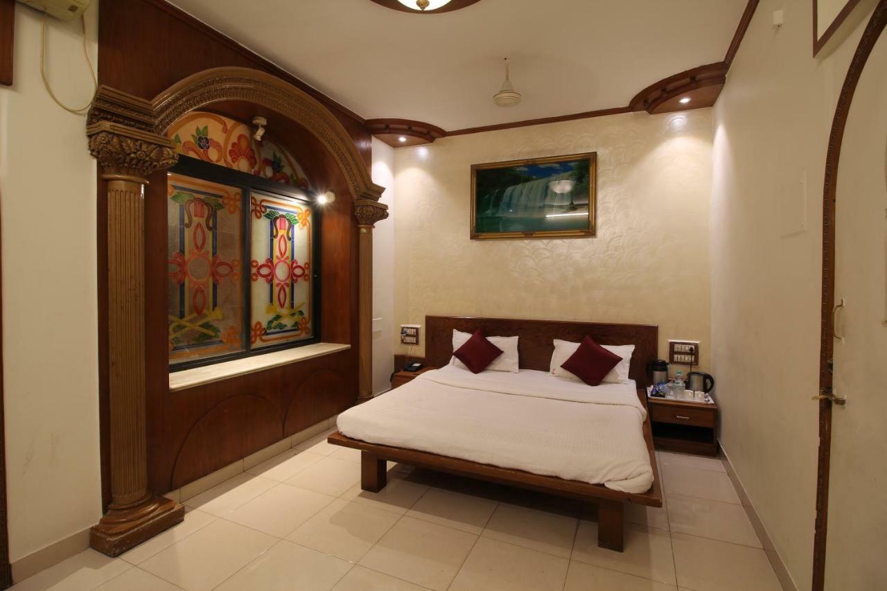 Hotel Shivam ปูเน่ ภายนอก รูปภาพ