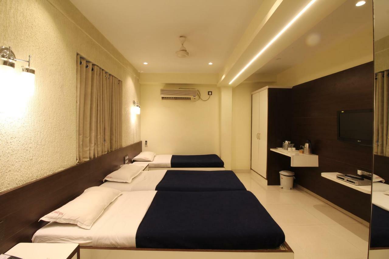 Hotel Shivam ปูเน่ ภายนอก รูปภาพ
